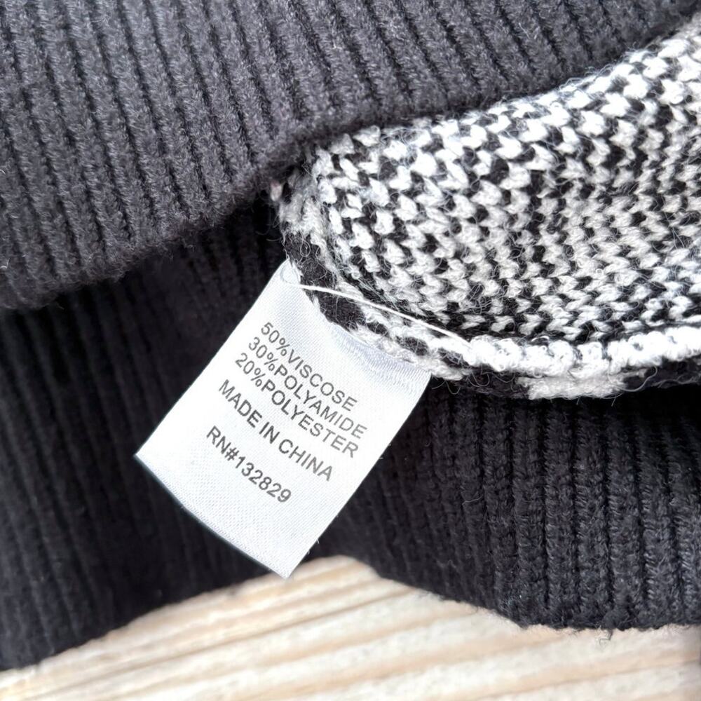 Superdown Felicity Houndstooth‎ Cropped Crewneck Sweater | Black/White M - Picture 3 of 7